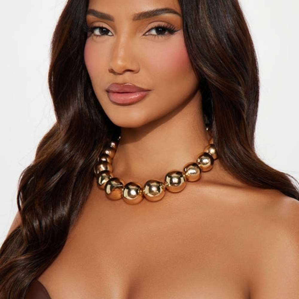 Elegant Gold Beaded Necklace